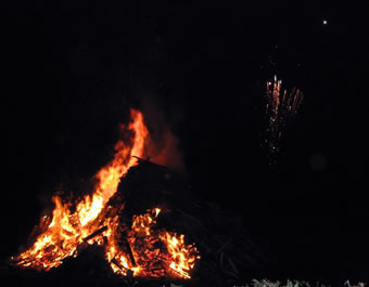 bonfire 08